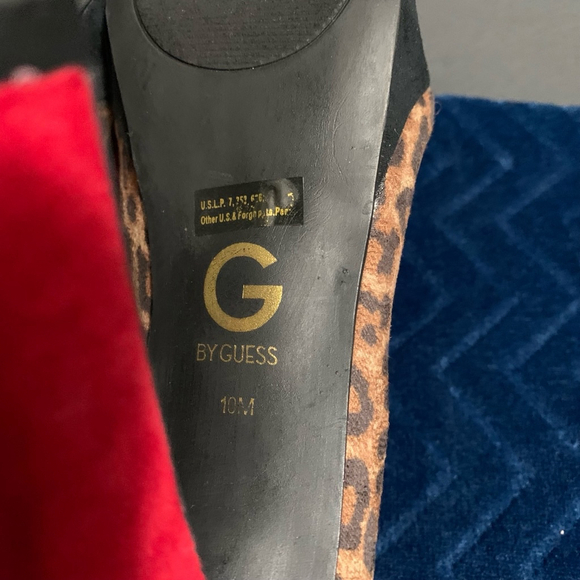 Women's Guess Heels, Size 10M, Leopard Print, Red Bow - Picture 9 of 9
